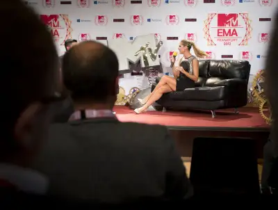 Heidi Klum Shines at the MTV Music Awards: A Night of Glamour in Frankfurt